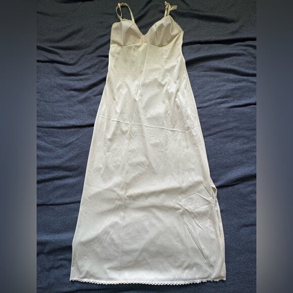 Vintage Vanity Fair Cream Chemise Slip on Gown Adjustable Straps Size Small - Picture 6 of 12